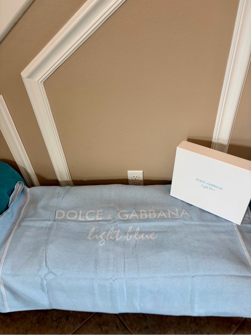 Dolce & Gabbana Light Blue Towel with Branded Gift Box - Picture 2 of 5